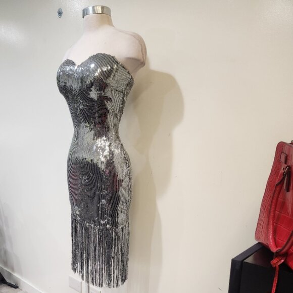 💋GLAM & SEXY💋1920's Flaper Vibe Fringe Strapless Dress in Silver Sequin - Picture 5 of 14